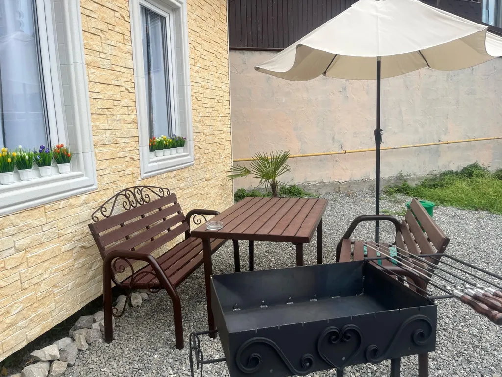 Коттедж Домик у Моря отдельно стоящий - парковка, детский уголок, зона отдыха — Адлер