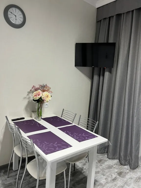 Уютная квартира в центре города с видом на горы