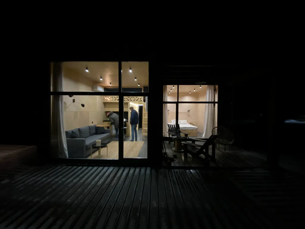 Уютный дом с панорамными окнами