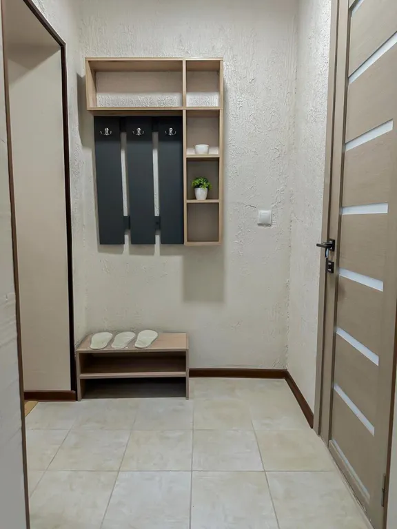 Дом в тихом районе с бесплатной парковкой для путешественников на авто