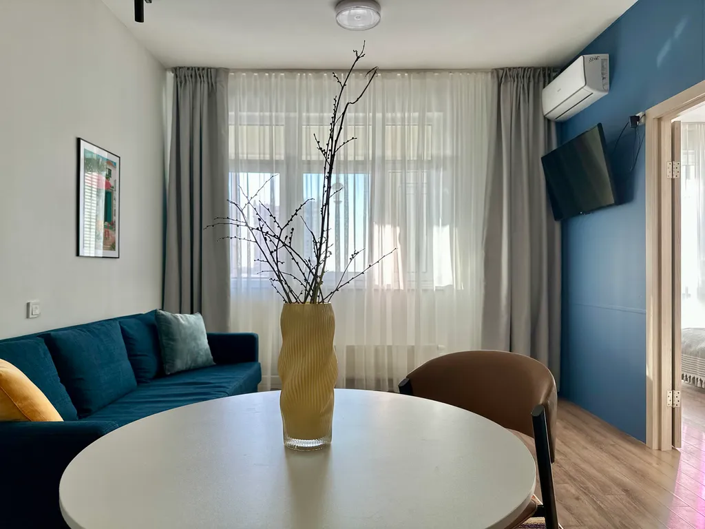 Квартира Яркая евродвушка Skyline напротив Мега центра — Алматы