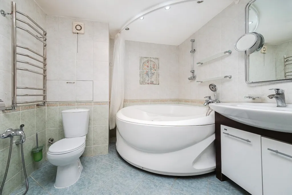 Комфортная 4-комнатная в центре Минска около Галереи, Зыбицкая, Немига