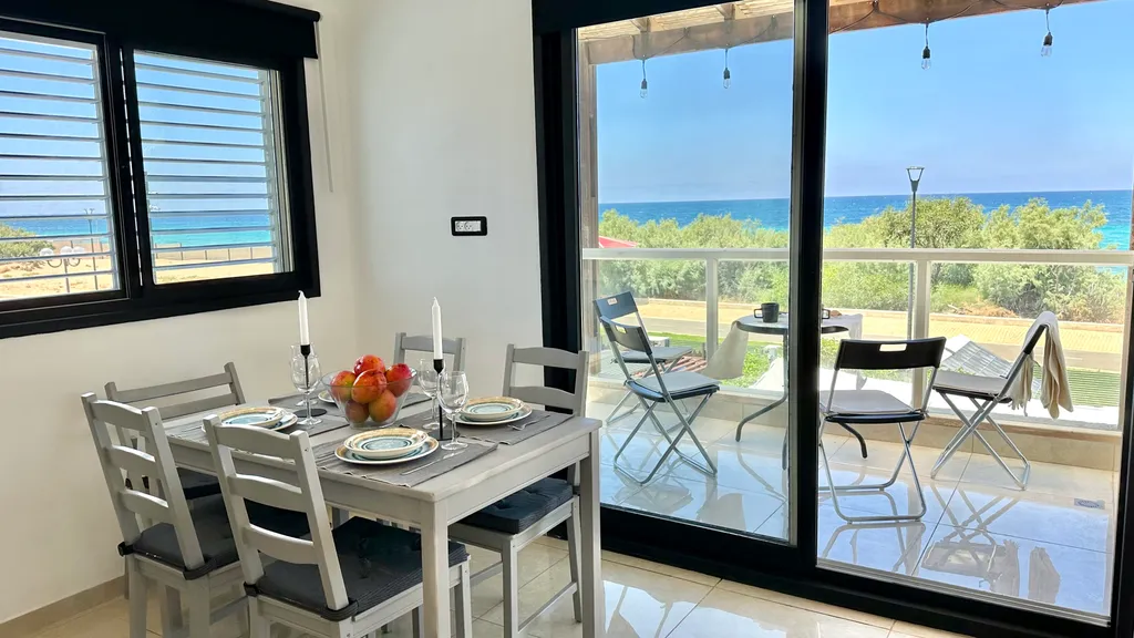 GW951 Квартира с балконом с видом на море (Gugel Waves Nahariya)