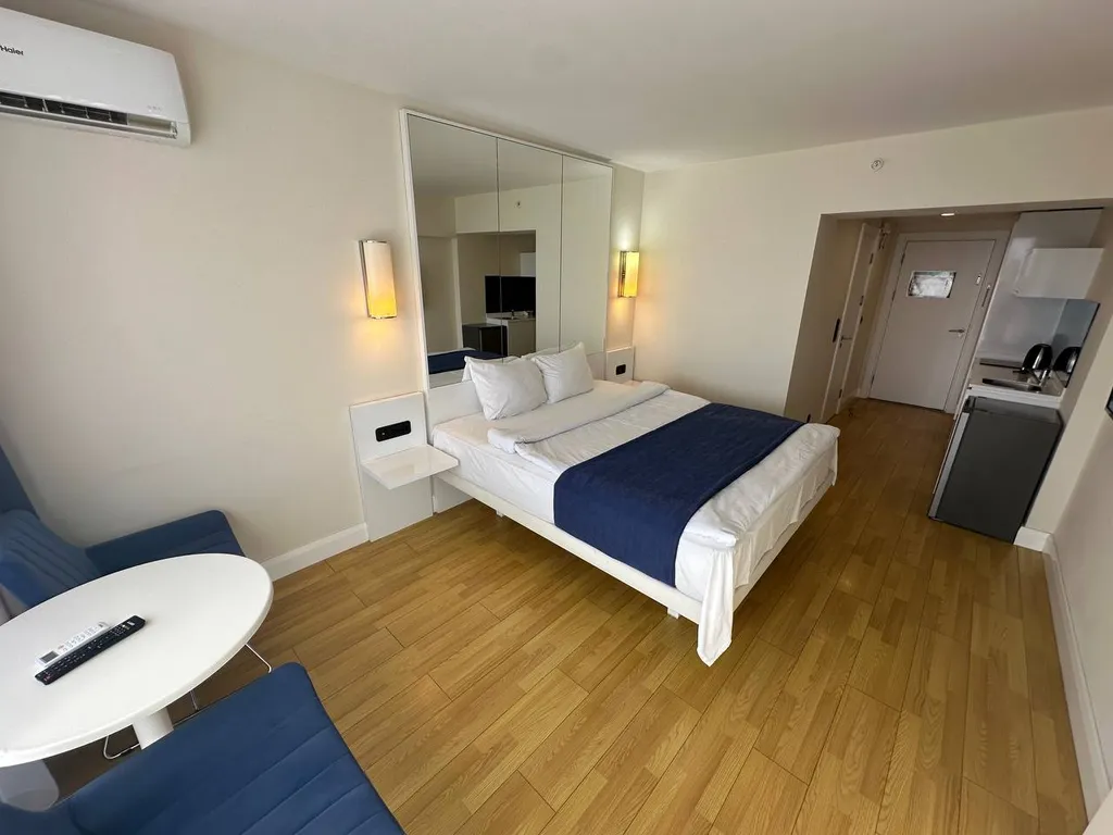 Апартаменты у моря с шикарным видом в Апарт-Отеле Orbi City