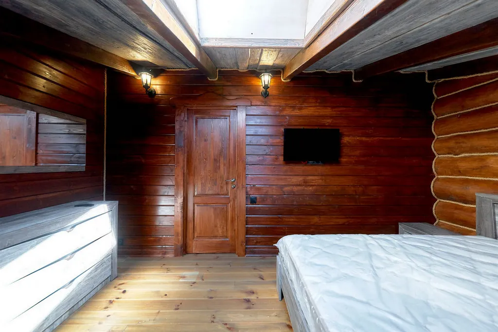 Шале с баней бассейном и видом на озеро