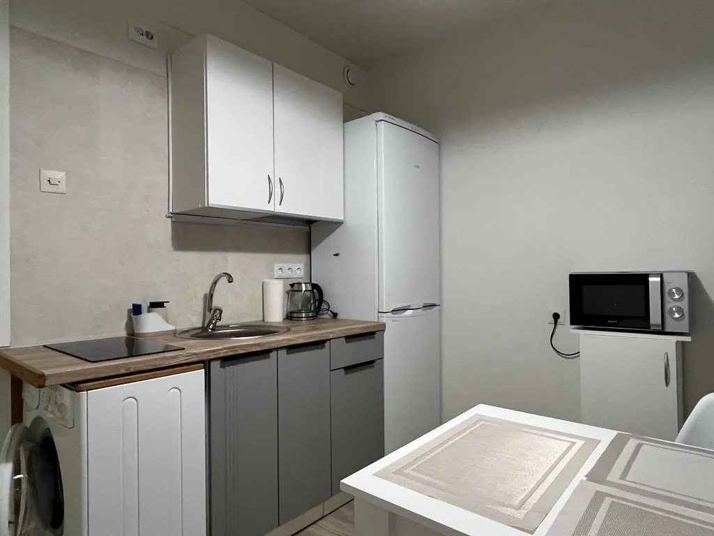 Аккуратная, стильная квартира на 2 этаже, близко к центру