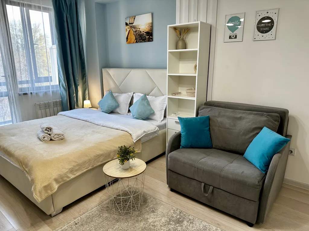 Студия с видом на горы у входа в Центральный парк