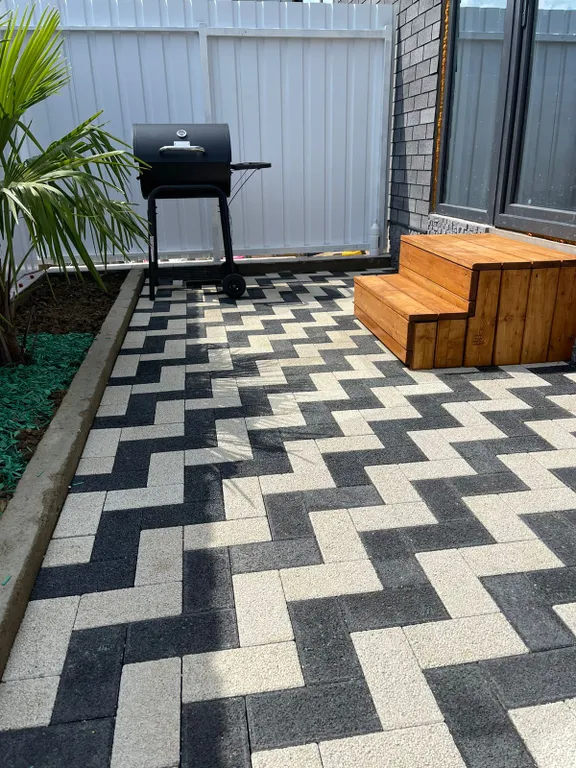 Уютный новый дом с собственным бассейном