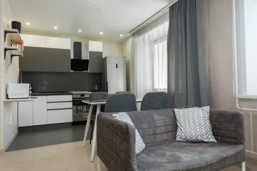 Чистая уютная студия в центре. Заселение до 23-00 ч