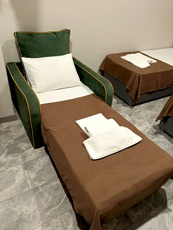 Трехместный номер с выходом во двор