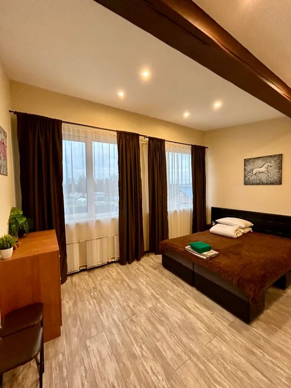 Коттедж Дом с отдельностоящий баней на дровах — Ропша