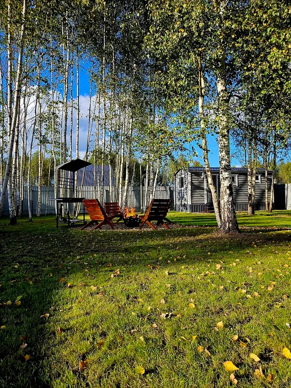 Дом с большой террасой, банным чаном и баней на дровах в окружении леса