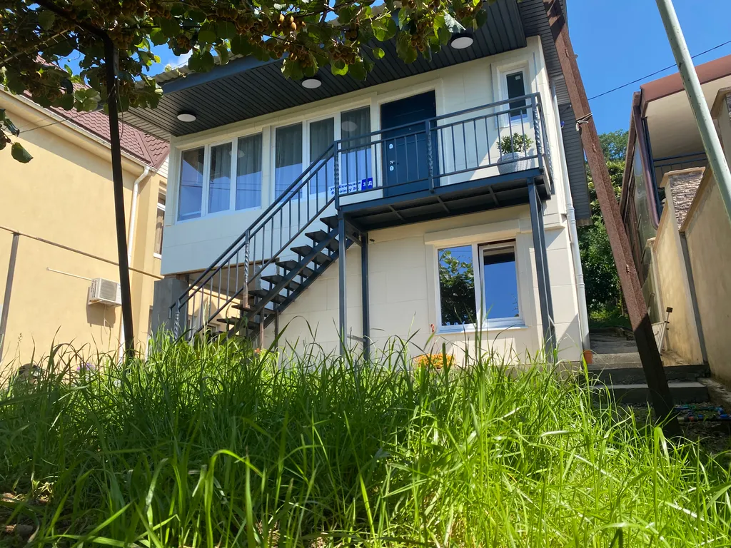 Коттедж Уютный дом на холме с красивыми видами на море, олимпийские объект — Сочи