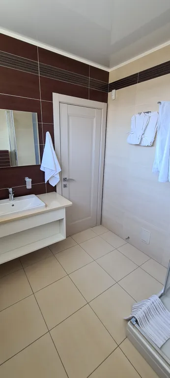 Пол дома на берегу моря