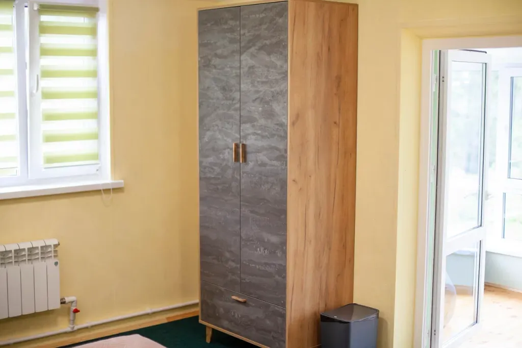 Домик четырёхместный с беседкой и мангалом