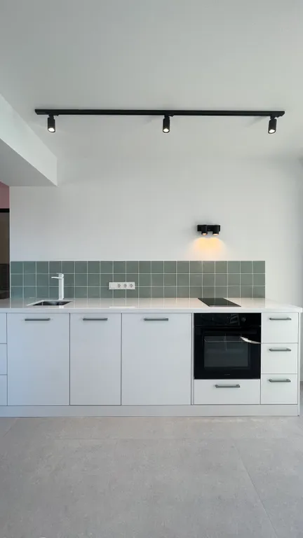 Апартамент с панорамной ванной рядом с морем