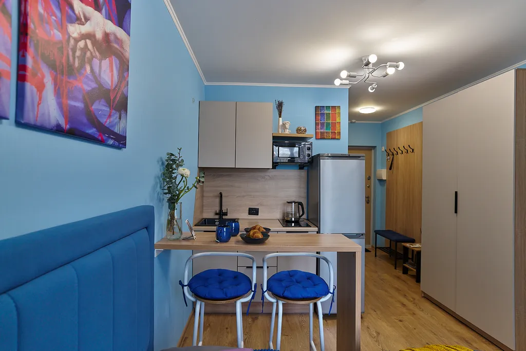 Уютная студия с панорамным окном у метро Парнас