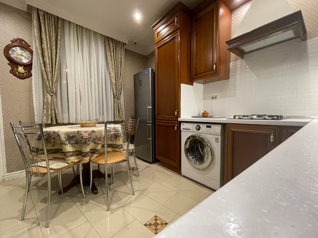 Уютный номер в центре, море - 600 метров