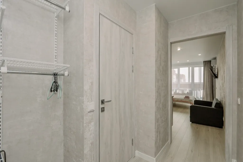 Oчень cветлaя и проcторная квартира с бaлкoном