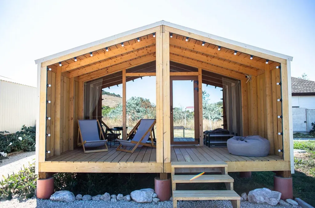 Коттедж Отдельный, уютный дом в 100 метрах от моря — Новоотрадное