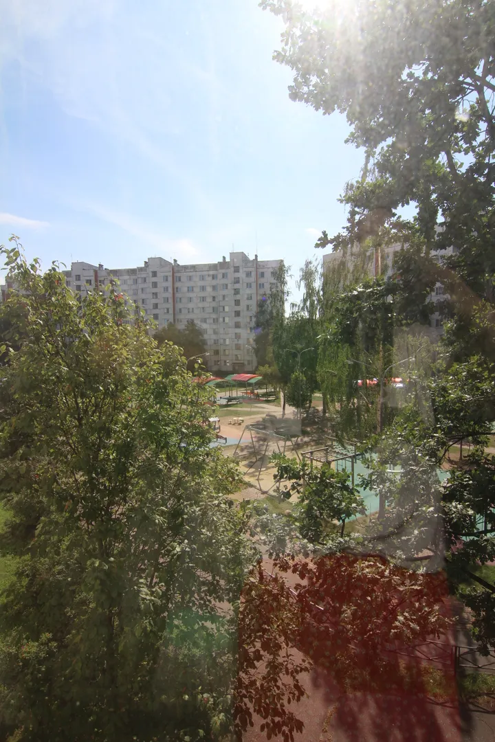 Вид на детские площадки