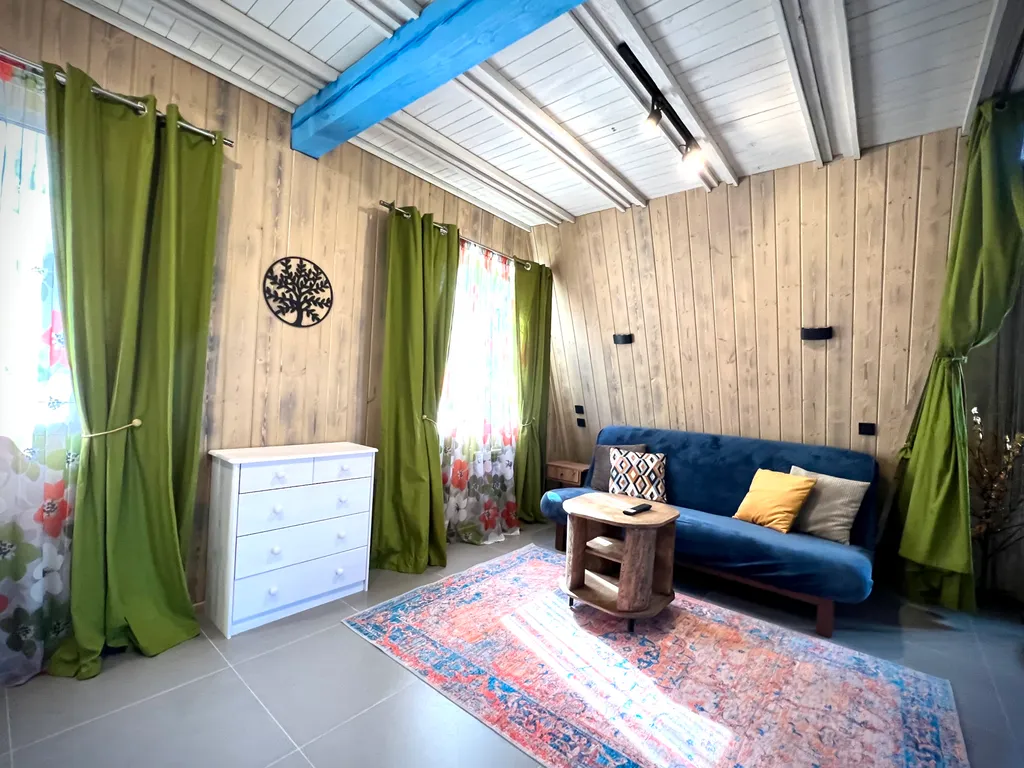 Уютный A-Frame в лесном массиве на берегу реки