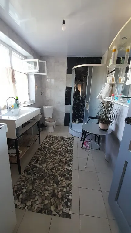 Домик у дуба