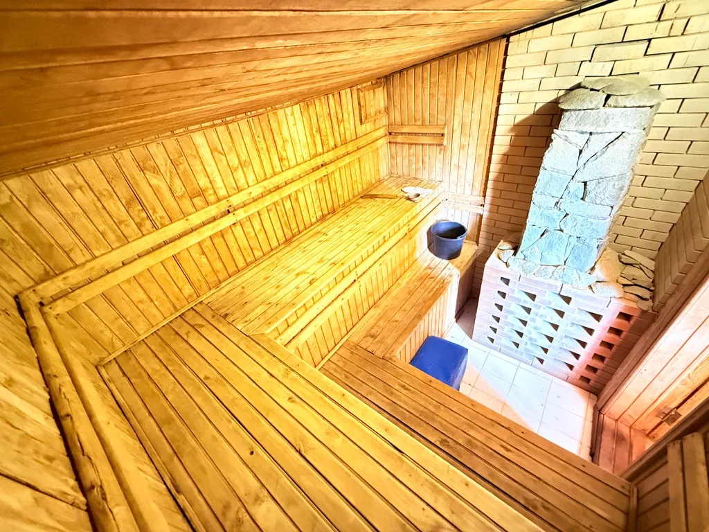 Дом с теплым бассейном у моря в Ялте