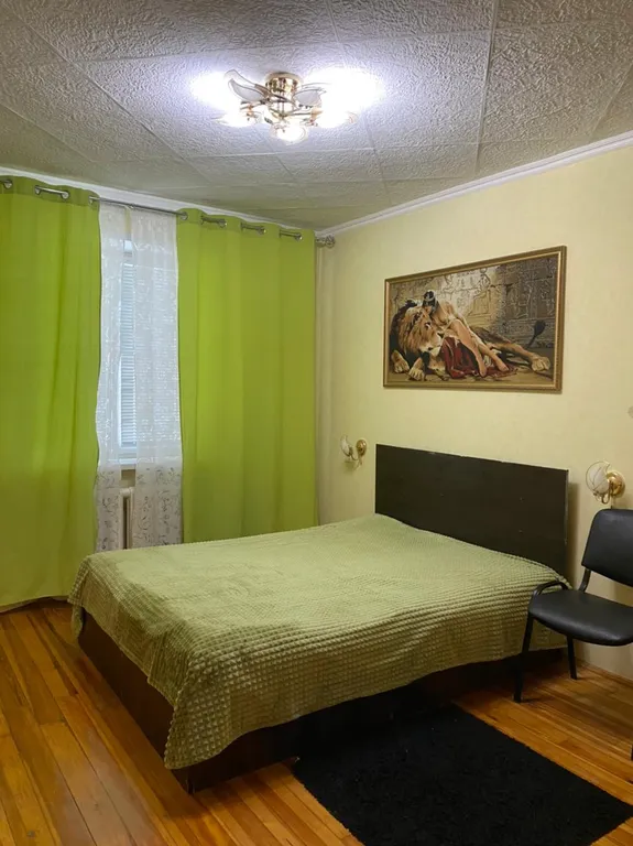 Много места