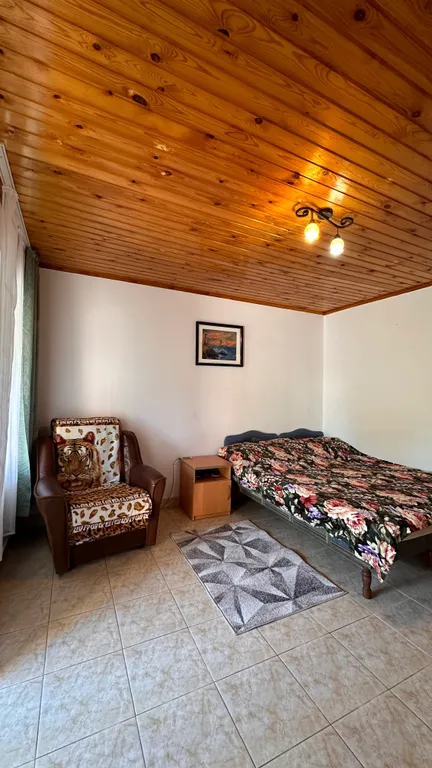 Квартира Благоустроенная комната с террасой — аренда посуточно в Голубицкая