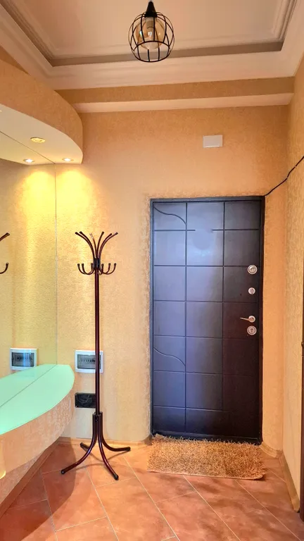 2-комнатная квартира в новопостроенном доме в центре