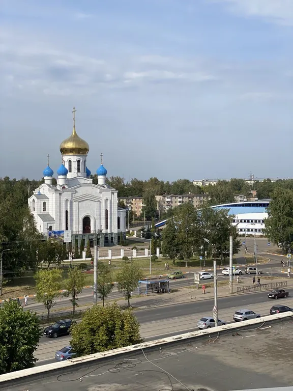 У Ледового дворца