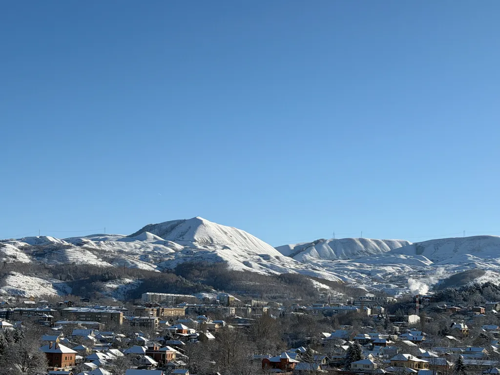 Просторная квартира с видом на горы в центре