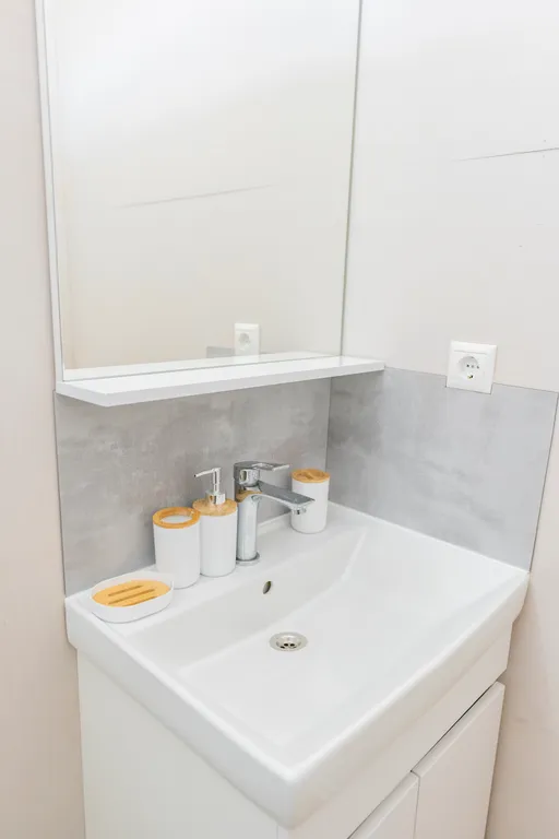 Премиальная вилла на берегу озера с выходом к пляжу