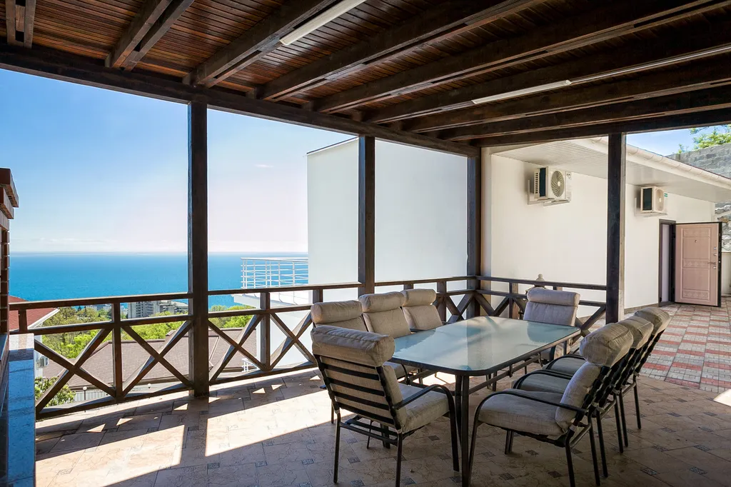 Коттедж Шикарная вилла в Массандровском парке — Ялта