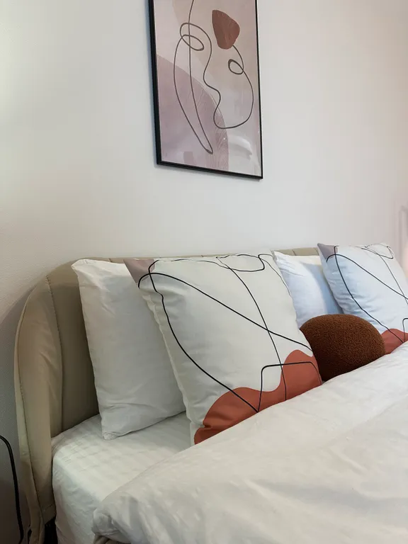 Светлая студия с панорамой центра