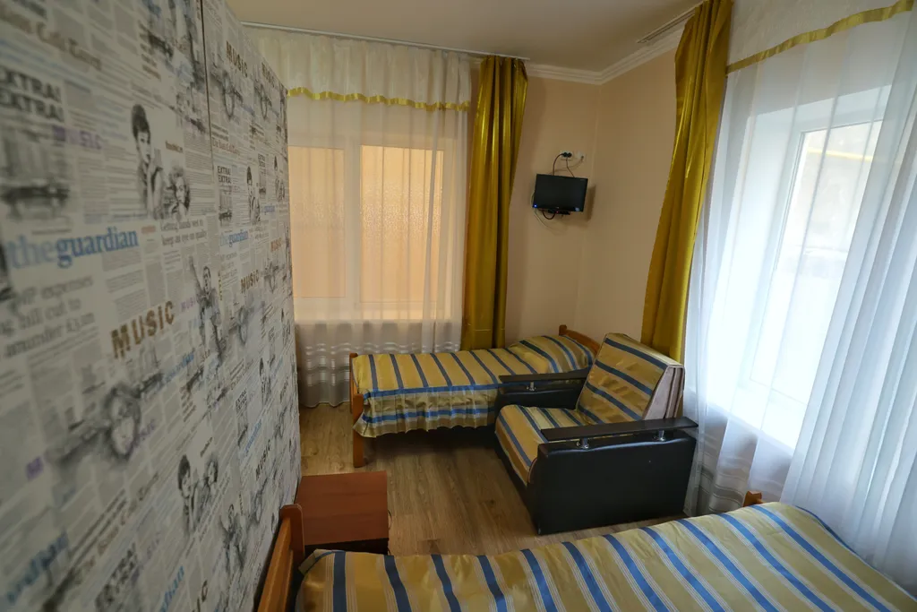 Квартира Квартира Трехместный номер с доп. местом без балкона с видом во двор с кухней — Лазаревское