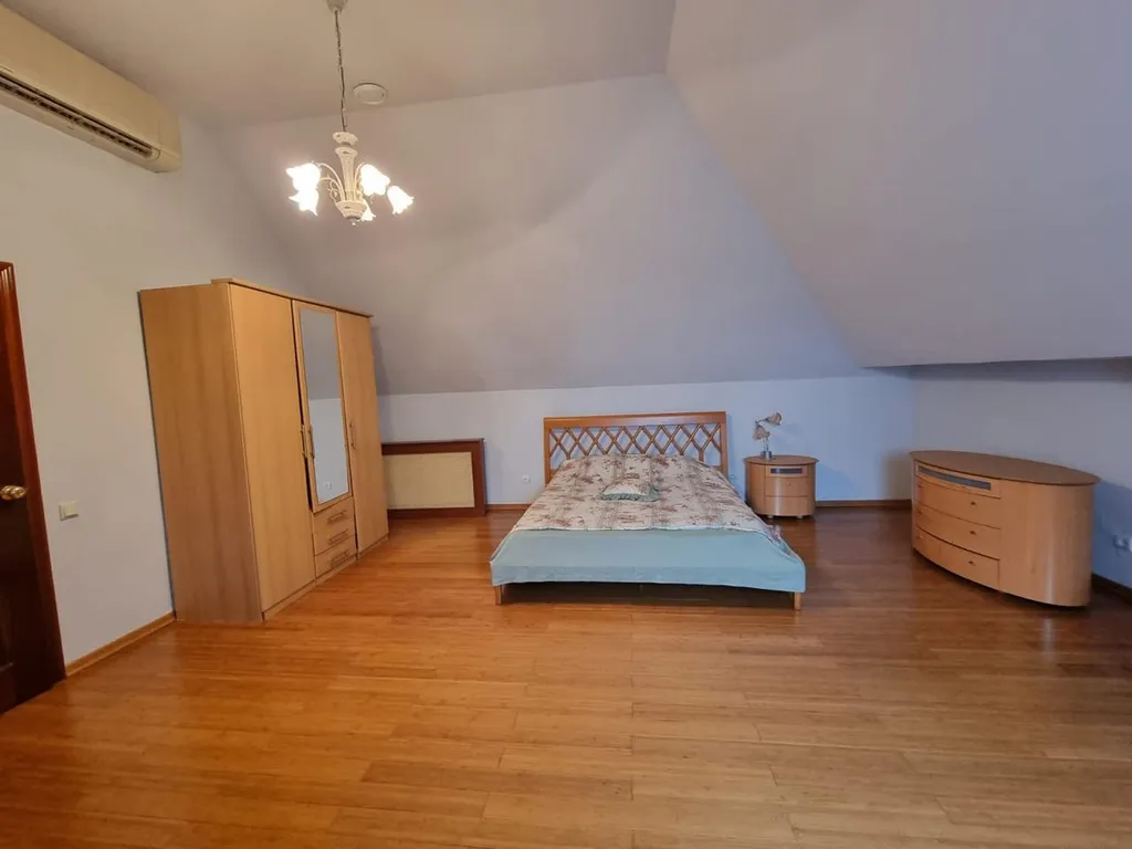 Вилла с бассейном и видом на море