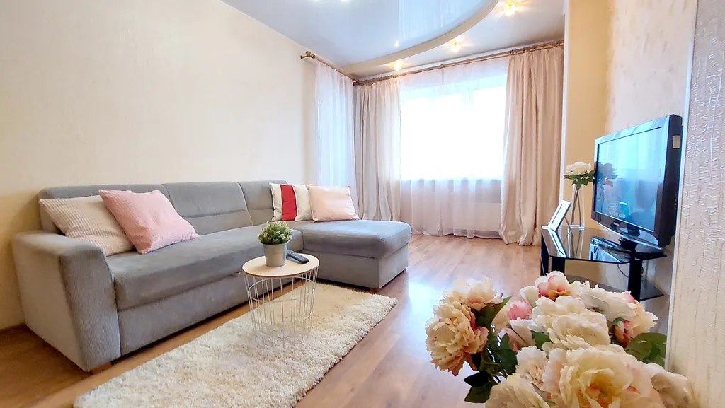 Квартира Люкс с Джакузи, Семь спальных мест — аренда посуточно в Кемерово