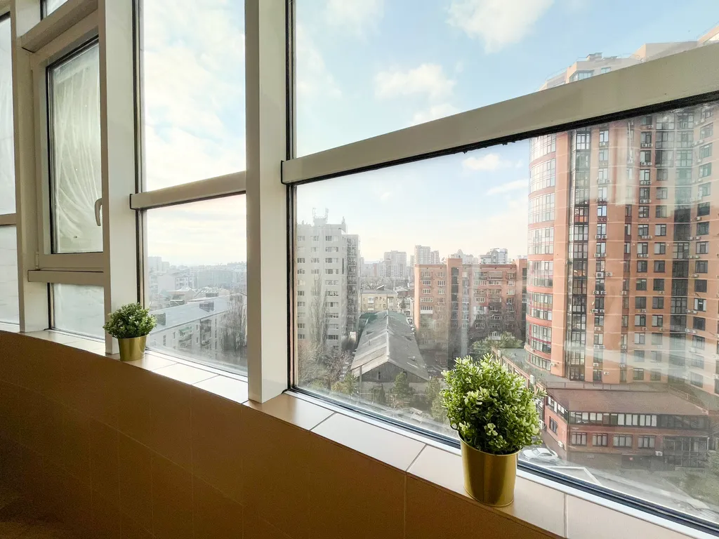 Огромная квартира в элитном доме самый центр города