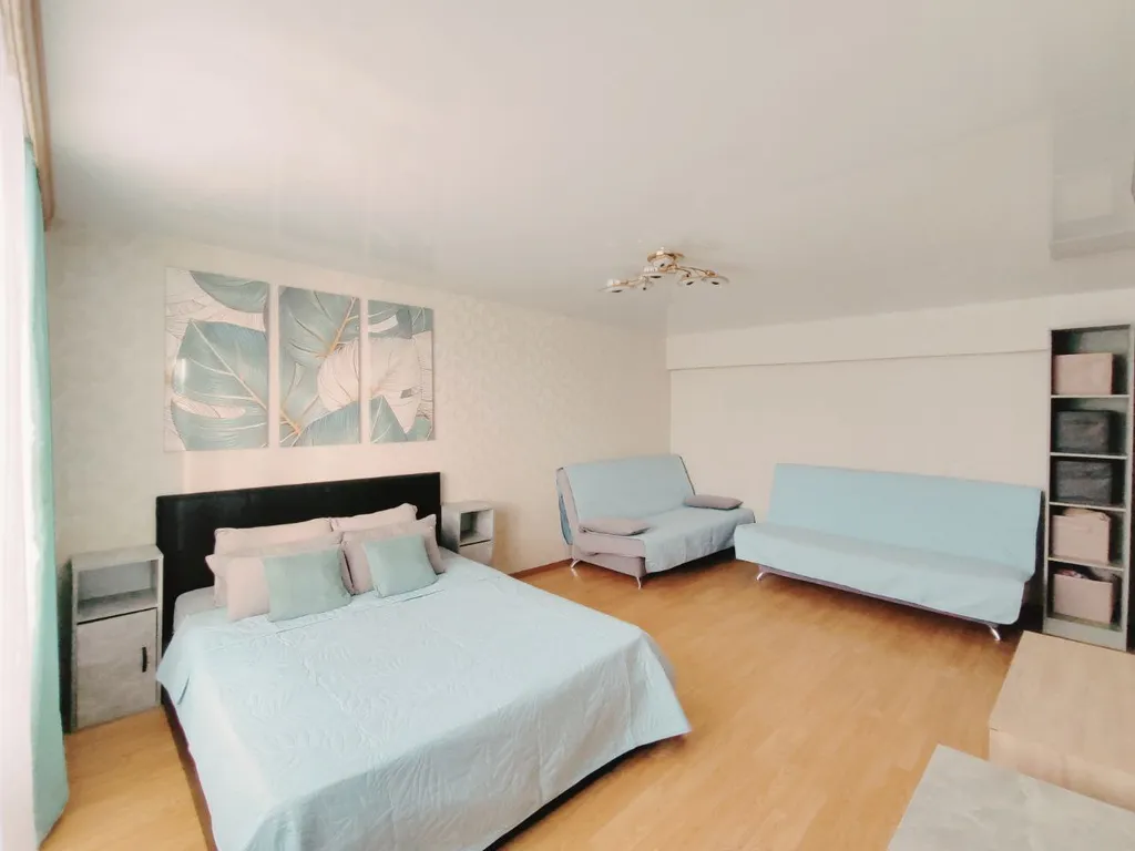 Однокомнатная квартира с панорамным балконом