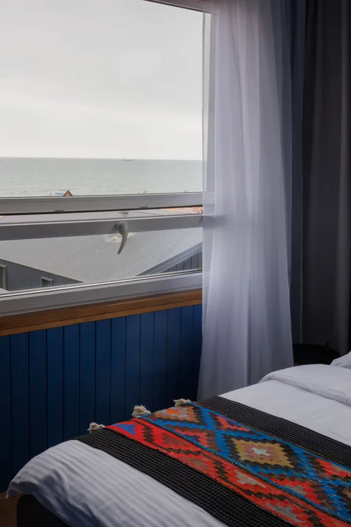 Двухэтажный гостевой дом на берегу моря