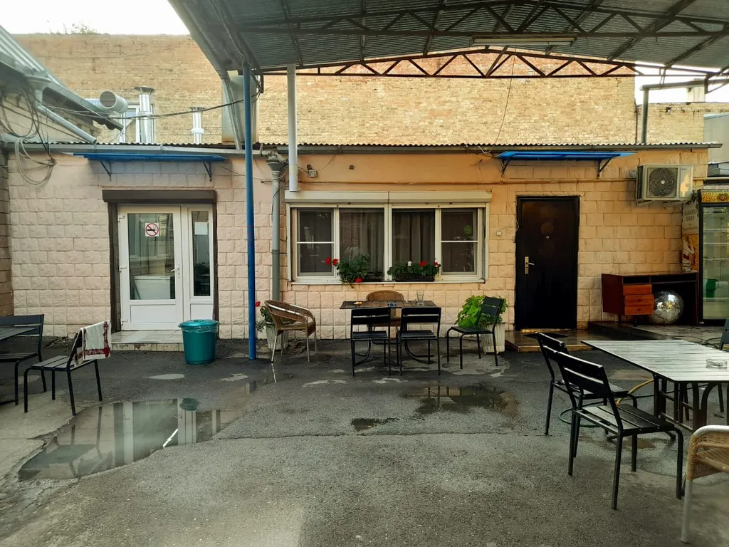 Просторная квартира с двориком в центре города