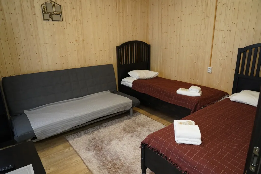 2х комнатный дом в сосновом бору с видом на горы и лес