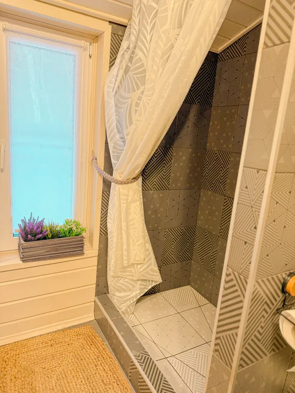 Дом в лесной сказке с видом на закат