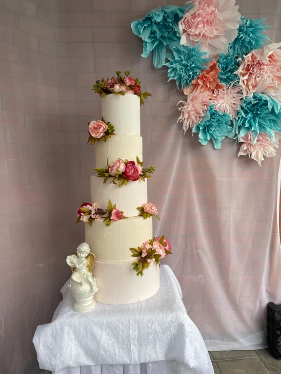 Дом с бассейном у парка Галицкого