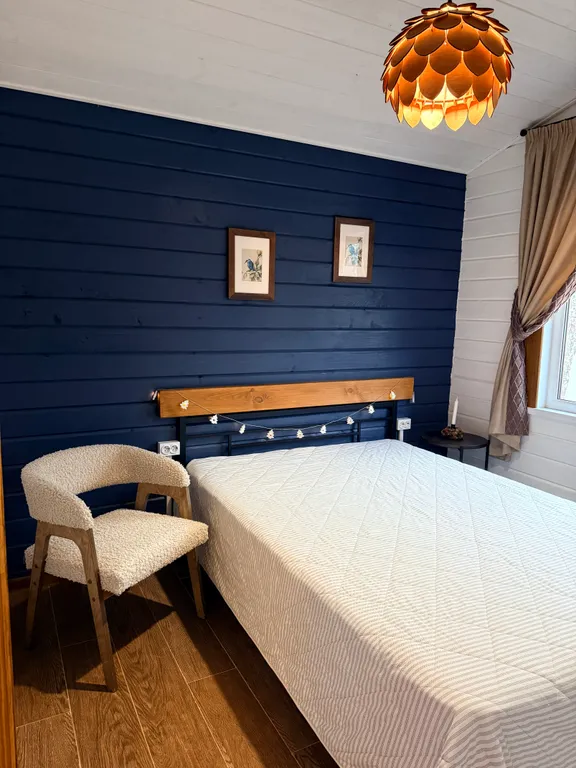 Шале в горах на берегу реки