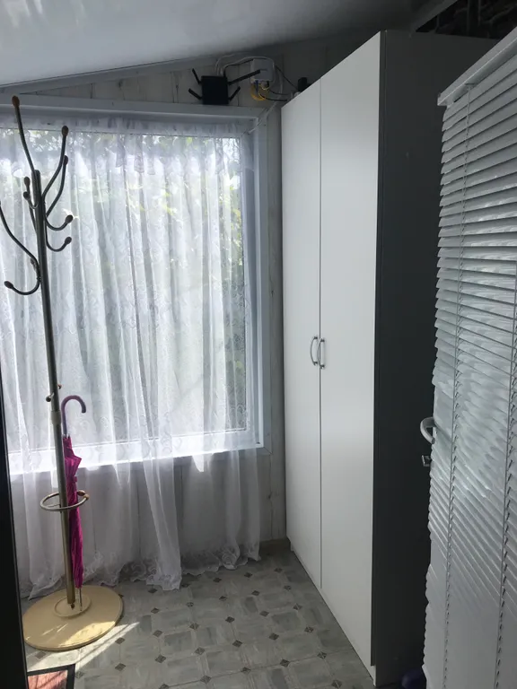 Половина дома с отдельным входом, с садом на берегу Чёрного моря