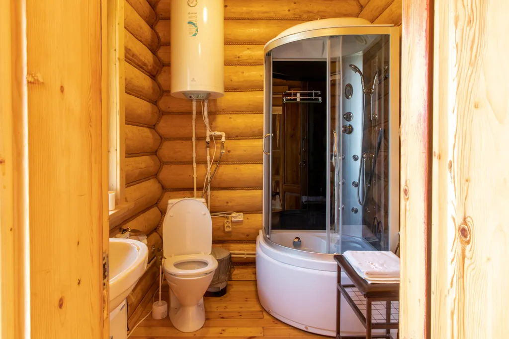 Дом рядом с озером