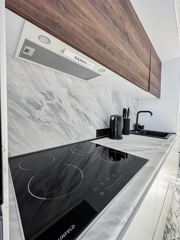 Двухуровневые апартаменты с прямым выходом к бассейну и у моря